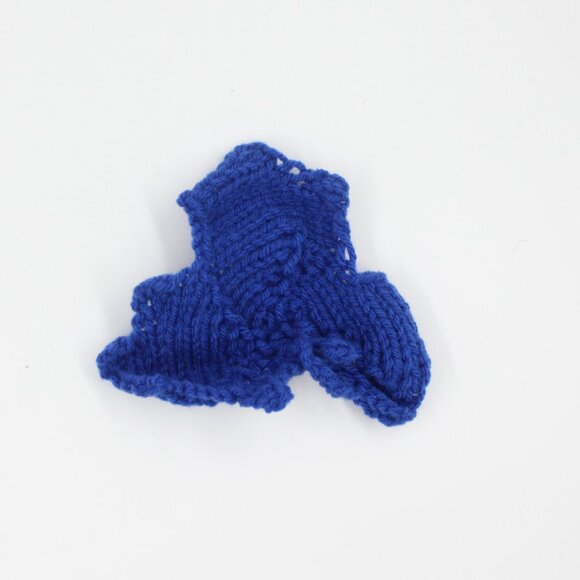 Handmade Hand Knit Royal Blue Maple Leaf Sew-on Appliqué - Picture 1 of 1